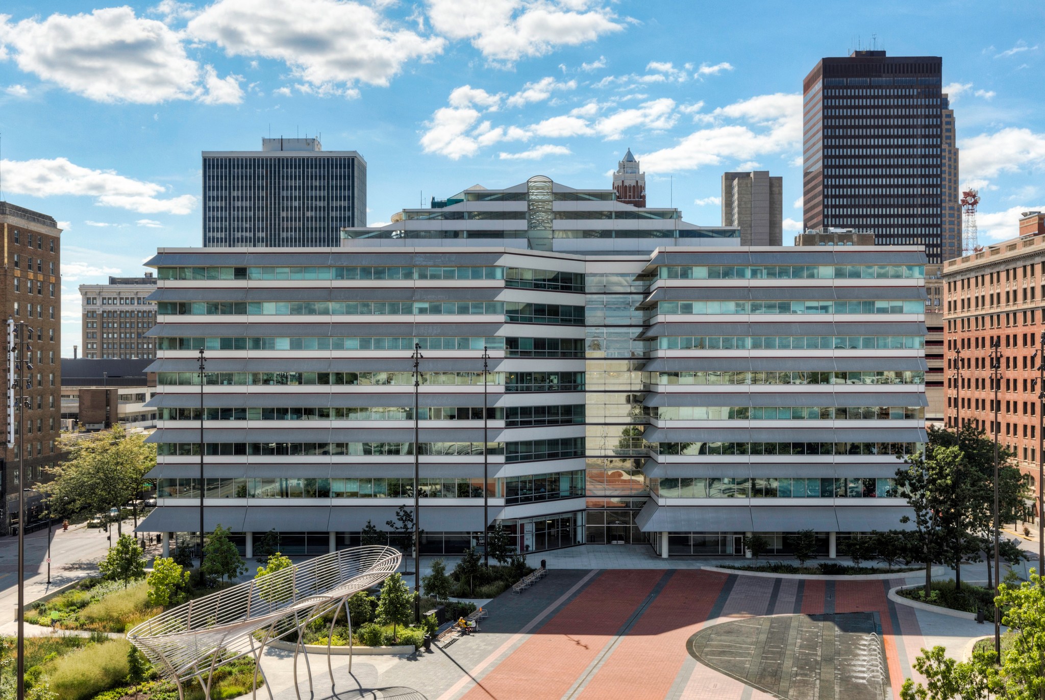 400 Locust St, Des Moines, IA for lease Building Photo- Image 1 of 11