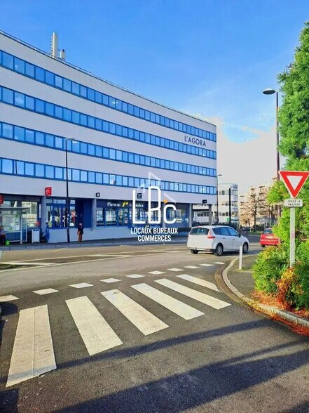 2 Rue Victor Hugo, Rezé for lease - Building Photo - Image 3 of 3