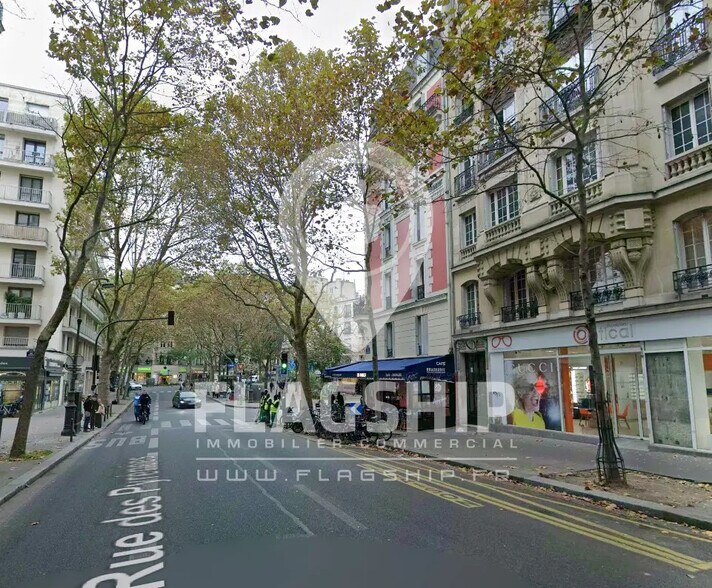 Retail in Paris for lease - Building Photo - Image 2 of 3