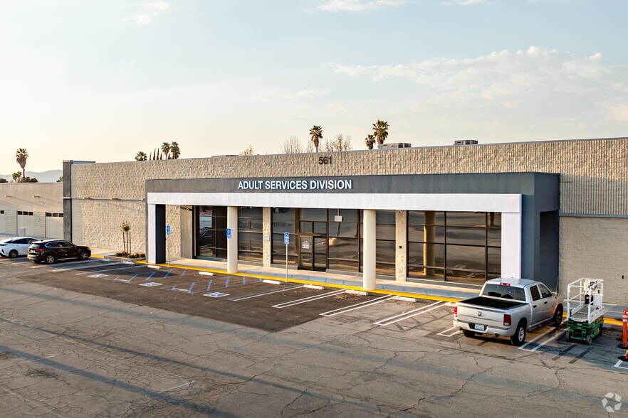 501-573 N San Jacinto St, Hemet, CA for lease - Building Photo - Image 1 of 10
