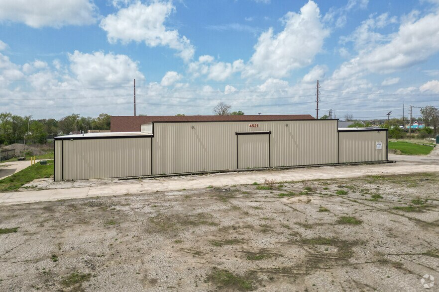 4500 N Detroit Ave, Toledo, OH for lease - Building Photo - Image 2 of 6