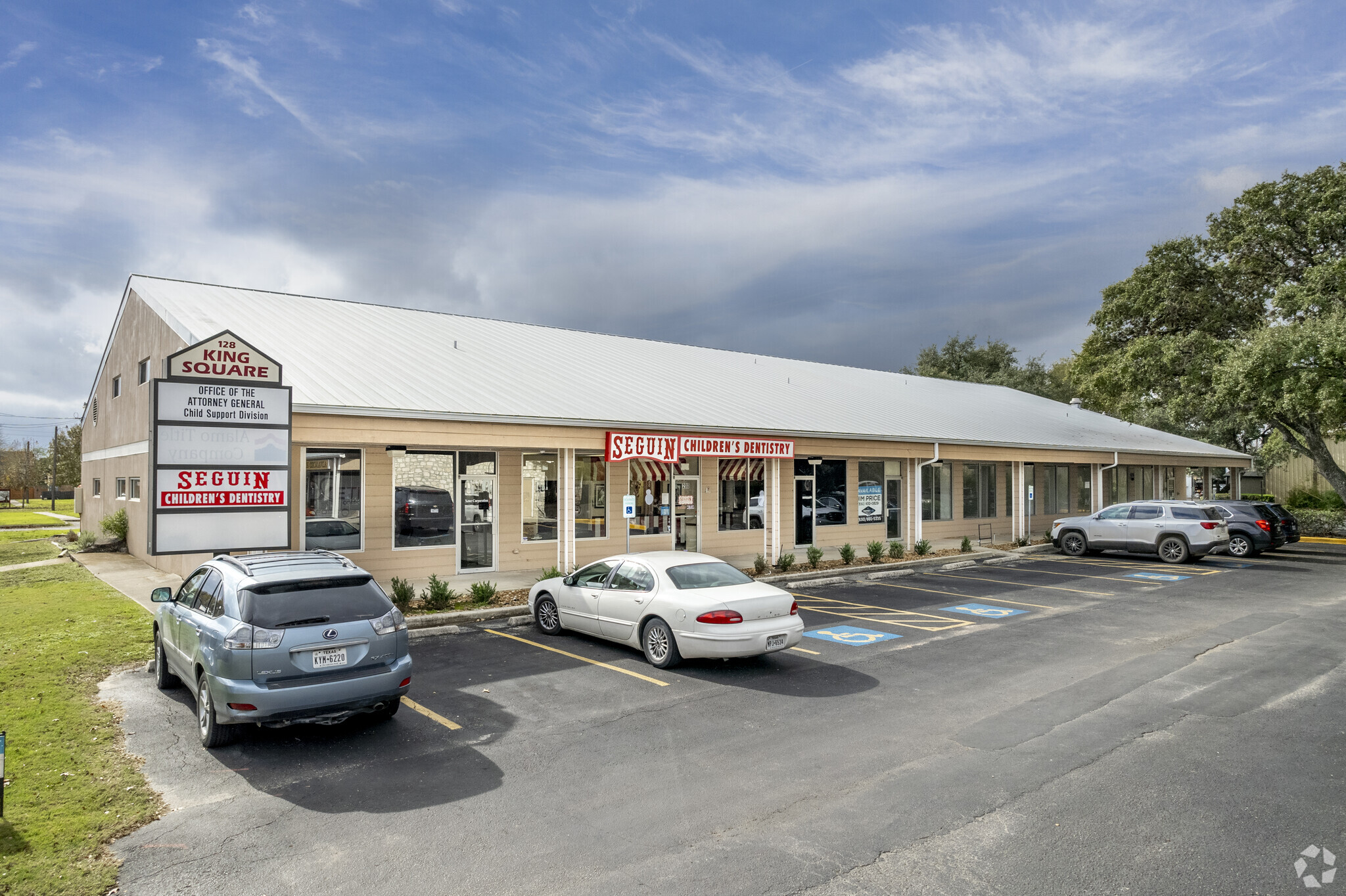 128 S Moss St, Seguin, TX for lease Primary Photo- Image 1 of 6