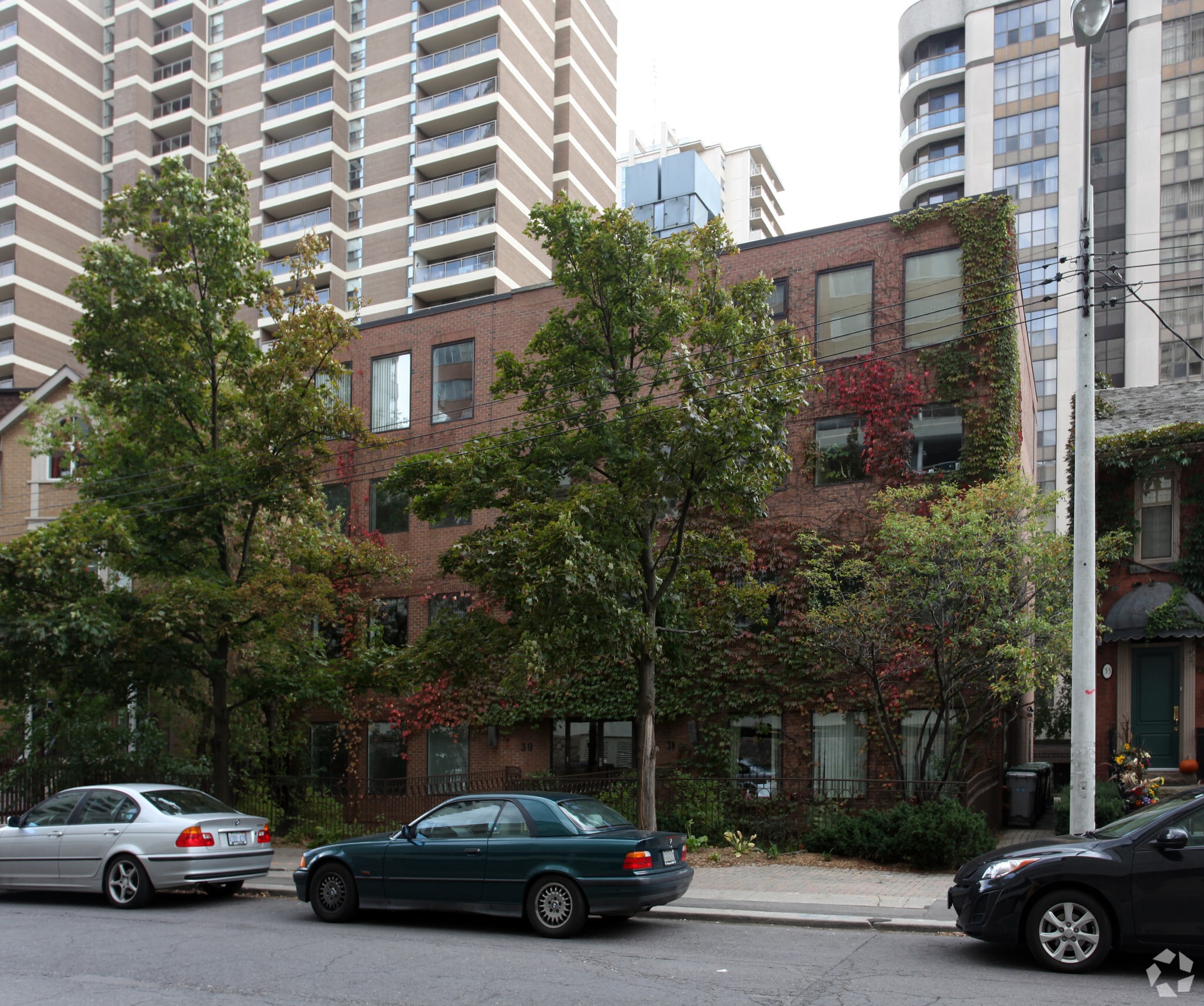 39 Pleasant Blvd, Toronto, ON for sale Primary Photo- Image 1 of 1