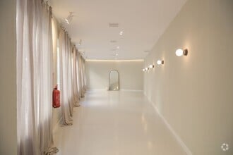 Retail in Madrid, Madrid for lease Interior Photo- Image 2 of 4