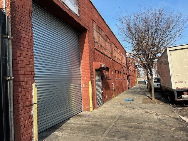 596 Berriman St, Brooklyn, NY for sale Primary Photo- Image 1 of 1