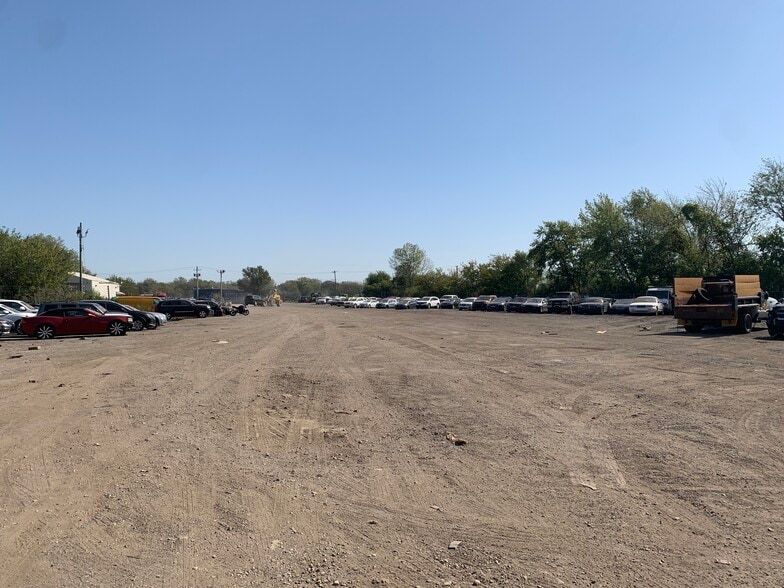 16350 Crawford Ave, Markham, IL for sale - Building Photo - Image 3 of 13