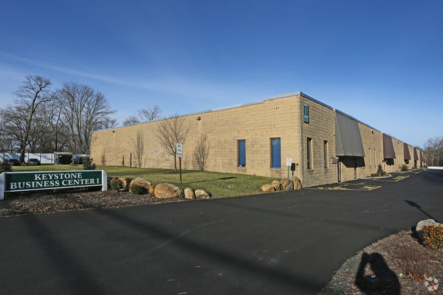 2014 Ford Rd, Bristol, PA for lease - Primary Photo - Image 1 of 8