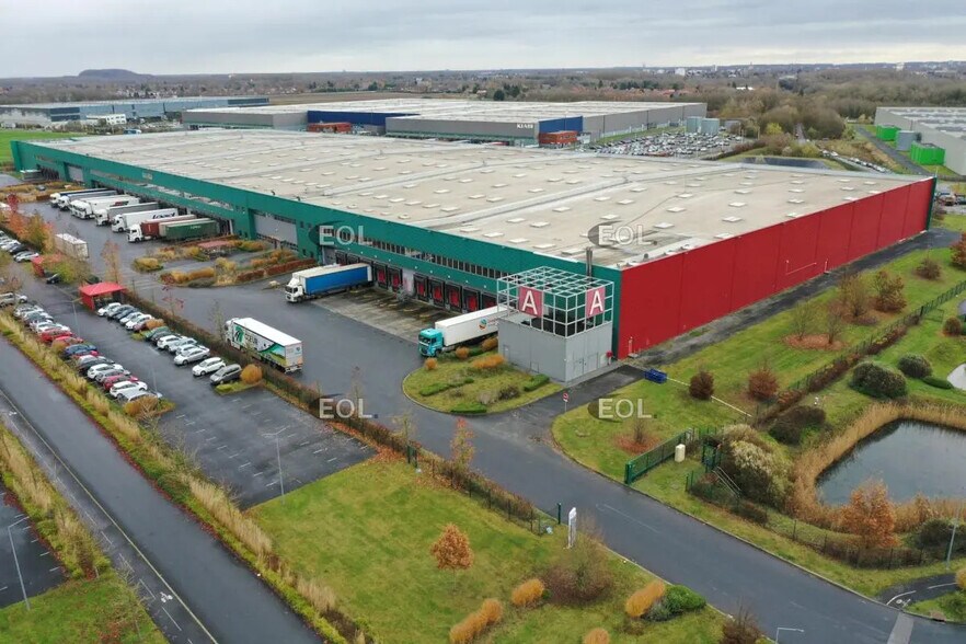 Industrial in Lauwin-Planque for lease - Aerial - Image 3 of 5