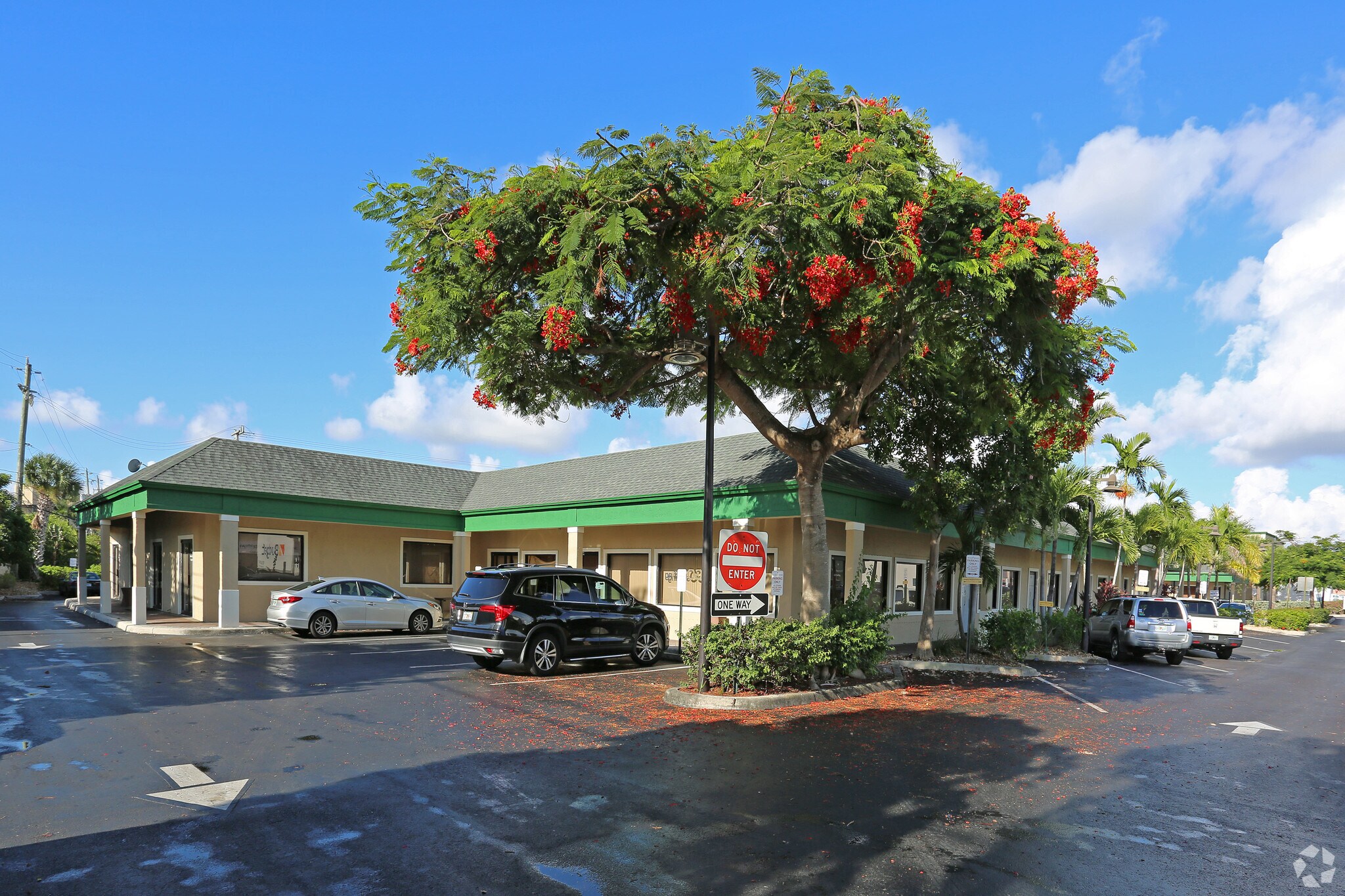 134-160 NW 16th St, Boca Raton, FL for lease Building Photo- Image 1 of 14