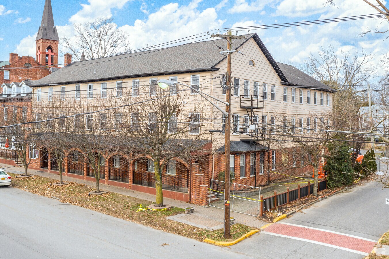 159 Main St, Goshen, NY 10924 The Orange Inn