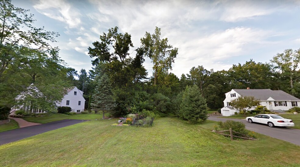 Main St, Hampden, MA 01036