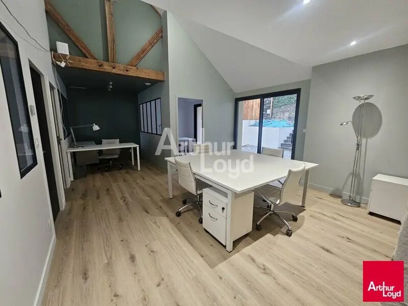 Office in Angers for lease Interior Photo- Image 1 of 5