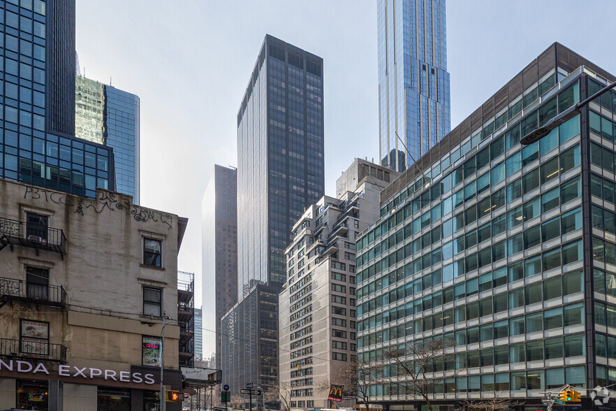 800 Third Ave, New York, NY for lease - Building Photo - Image 1 of 2