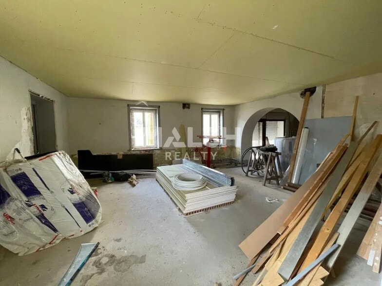 Retail in Chazey-sur-Ain for lease - Building Photo - Image 3 of 11