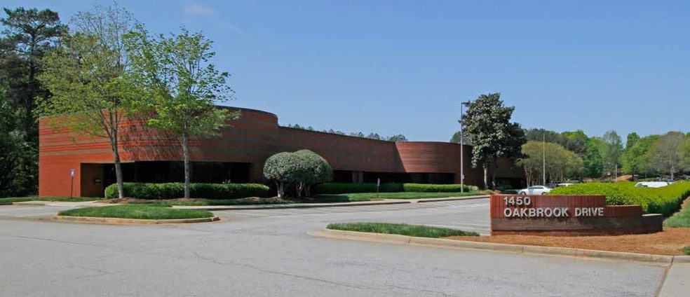 1450 Oakbrook Dr, Norcross, GA for lease - Primary Photo - Image 1 of 4