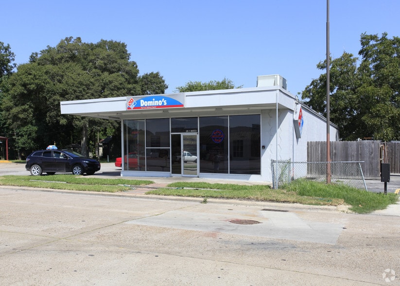 112 W Coombs St, Alvin, TX for sale - Building Photo - Image 2 of 2