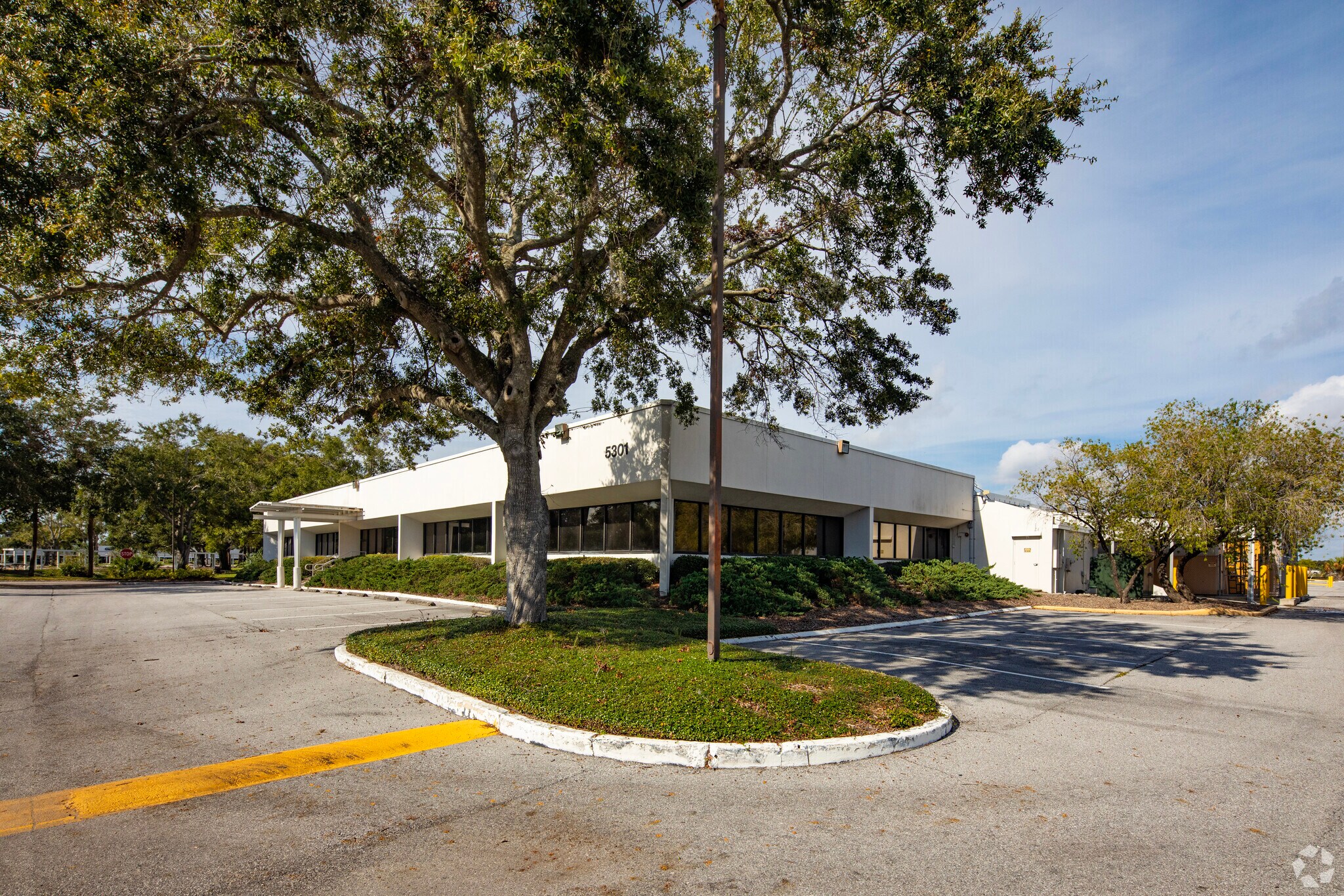 5301 W Idlewild Ave, Tampa, FL for lease Building Photo- Image 1 of 9