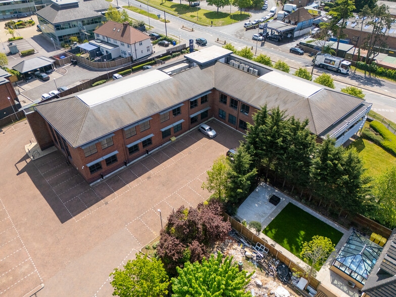 Oxford Rd, Gerrards Cross for lease - Building Photo - Image 3 of 15