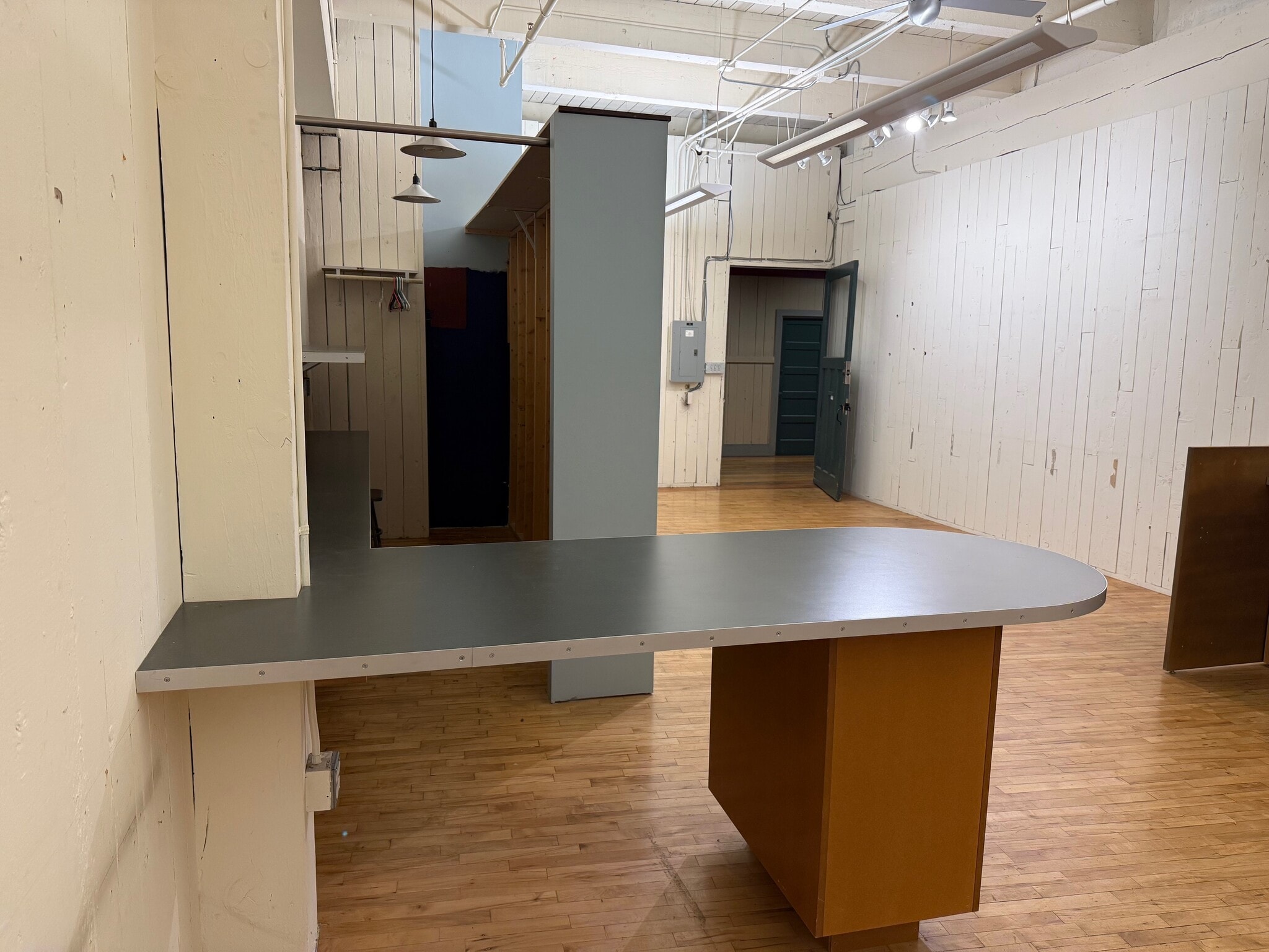 3131 Western Ave, Seattle, WA for lease Interior Photo- Image 1 of 10