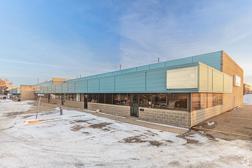 10515 170th St NW, Edmonton, AB for lease - Building Photo - Image 2 of 9