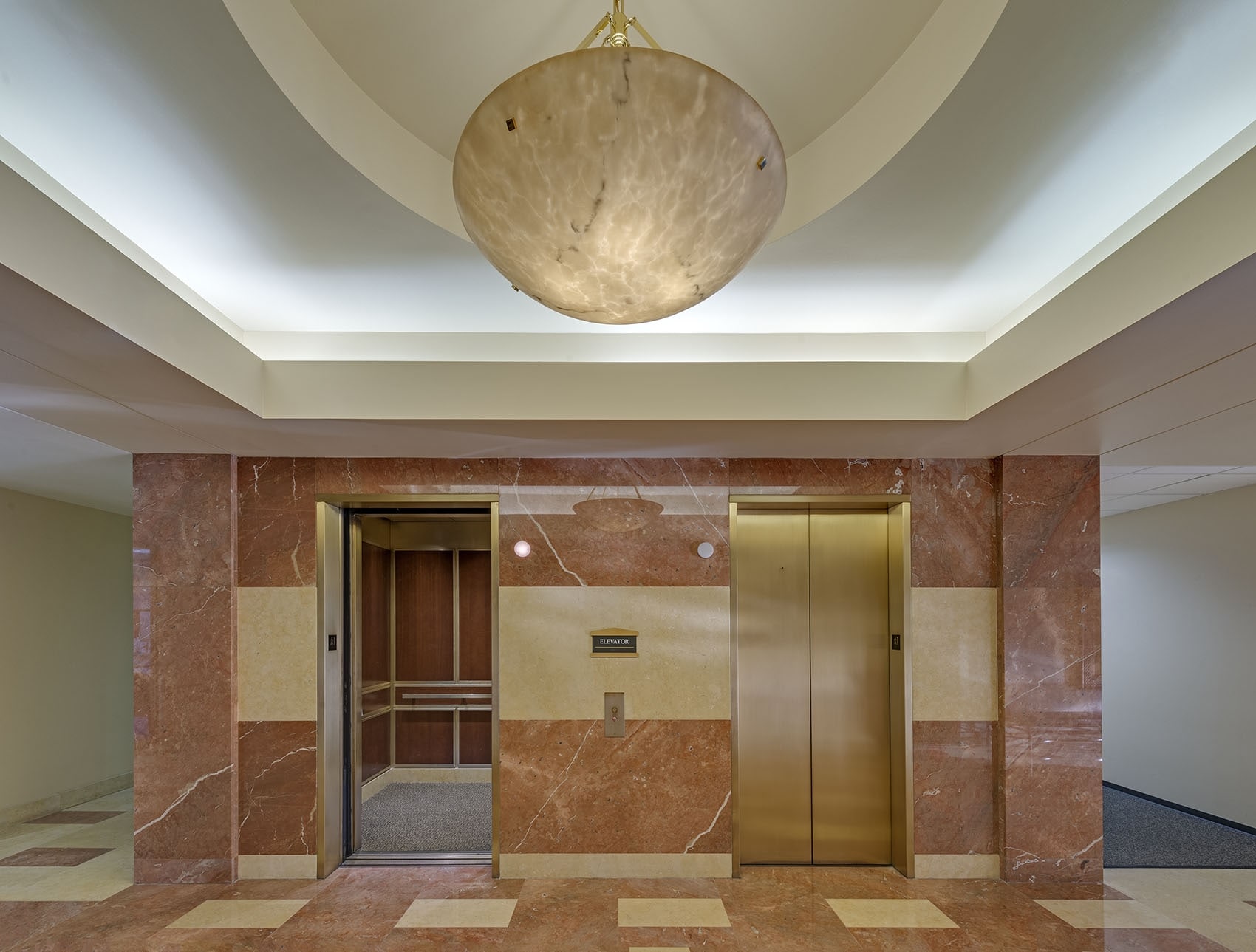 14090 Southwest Fwy, Sugar Land, TX for lease Interior Photo- Image 2 of 6