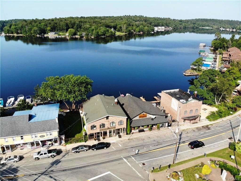 1 Horseshoe Lake Rd, Kauneonga Lake, NY 12749 Retail for Sale