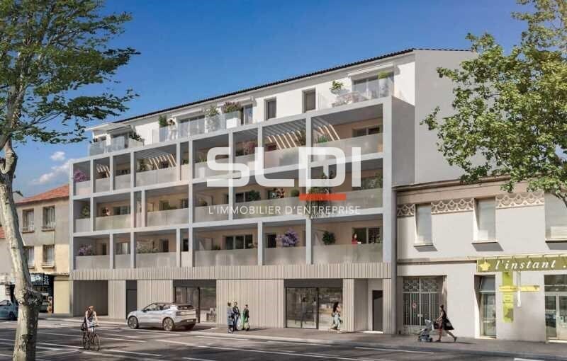 Retail in Valence for sale - Building Photo - Image 1 of 4