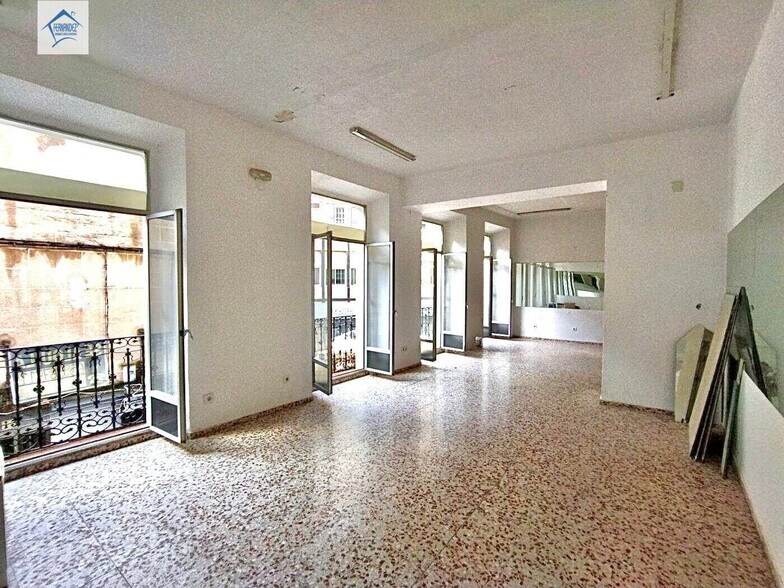 Retail in Cáceres, Cáceres for lease - Building Photo - Image 1 of 7
