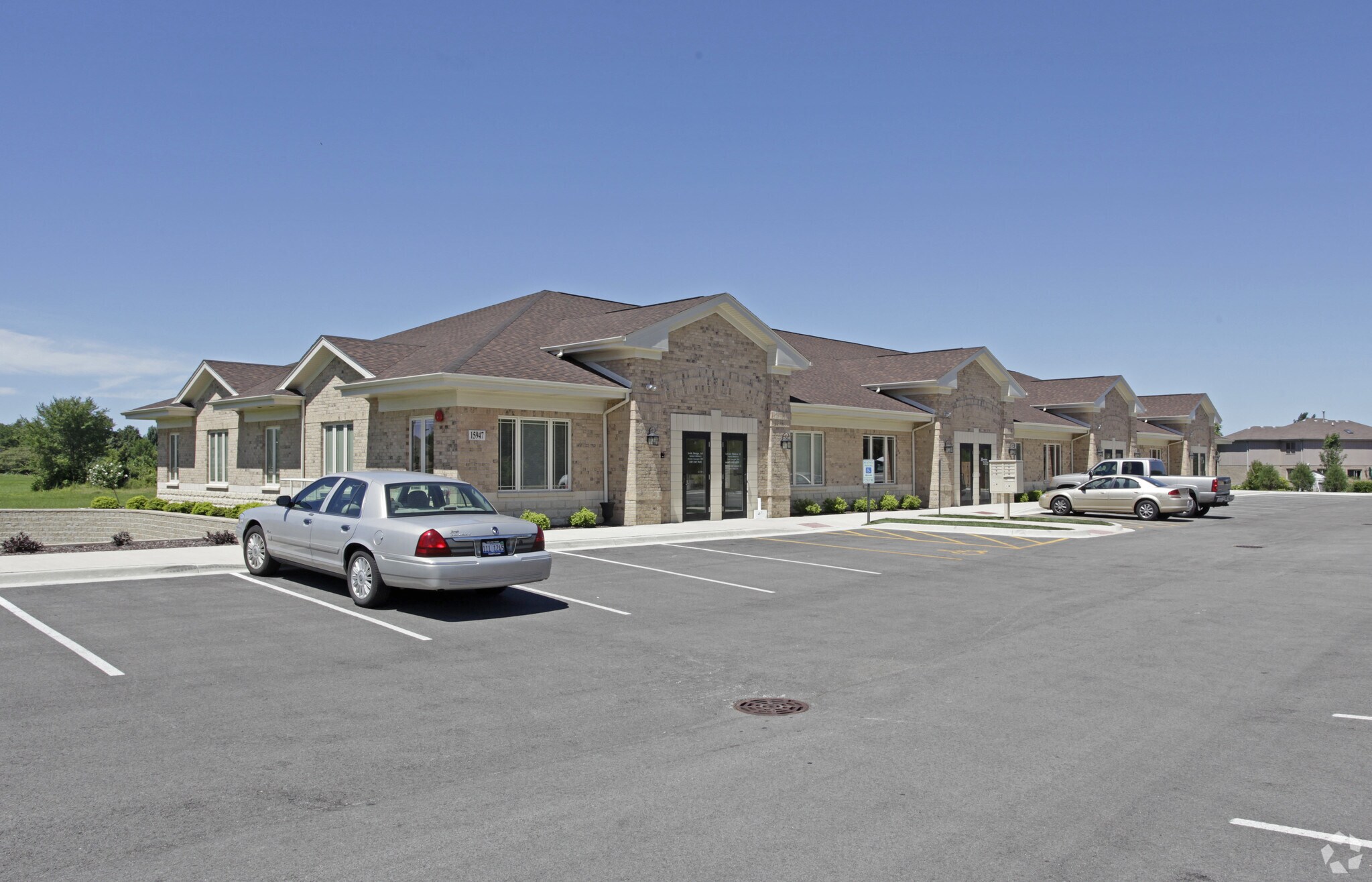 Office in Lemont, IL for sale Primary Photo- Image 1 of 1