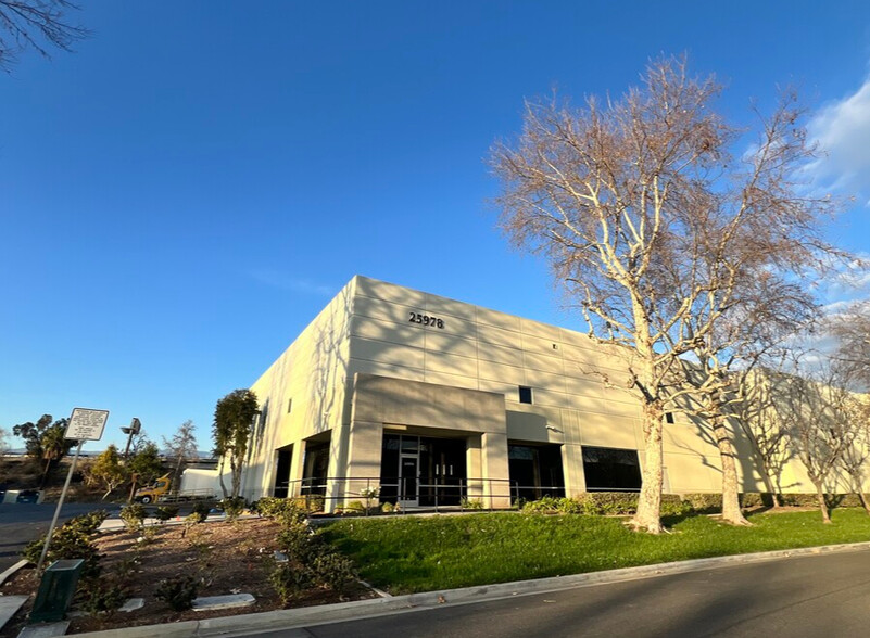 25978 Business Center Dr, Loma Linda, CA for lease - Building Photo - Image 1 of 2