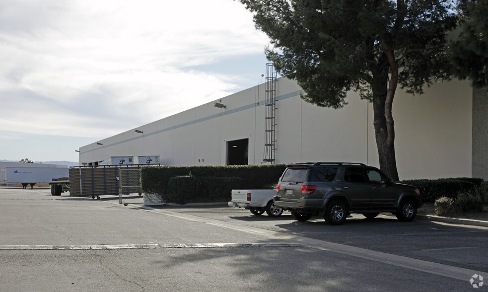 4502 Airport Dr, Ontario, CA for lease - Building Photo - Image 3 of 4