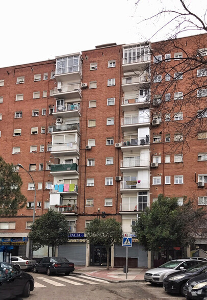 Plaza San Juan de Covas, 3, Alcorcón, Madrid for sale - Building Photo - Image 2 of 2