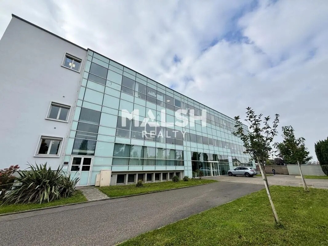 Office in Vaulx-en-Velin for lease Building Photo- Image 1 of 7