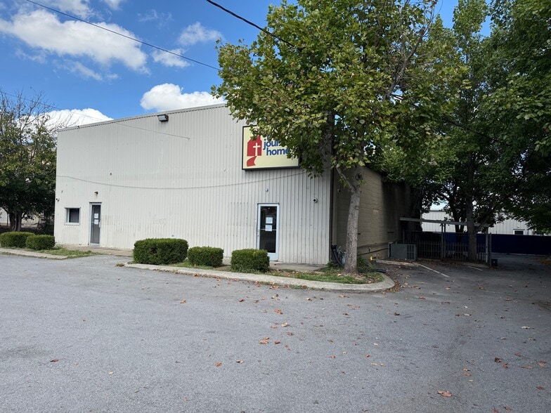 308 W Castle St, Murfreesboro, TN for lease - Building Photo - Image 1 of 1