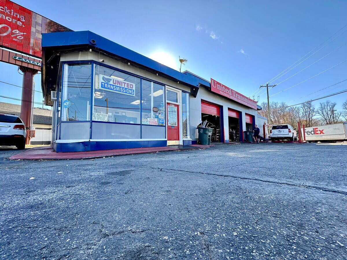 2615 Battleground Ave, Greensboro, NC 27408