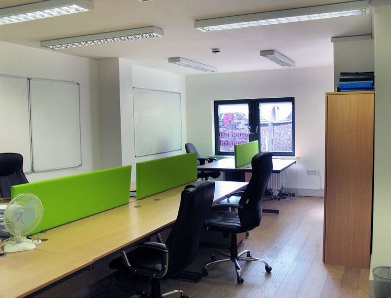 12-14A Bath St, Altrincham for lease - Building Photo - Image 3 of 5