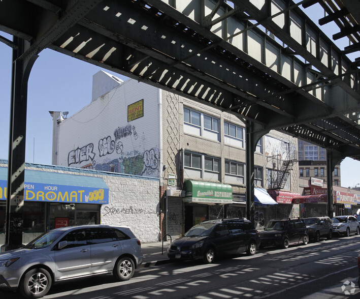 1497 Myrtle Ave, Brooklyn, NY for lease - Primary Photo - Image 1 of 18