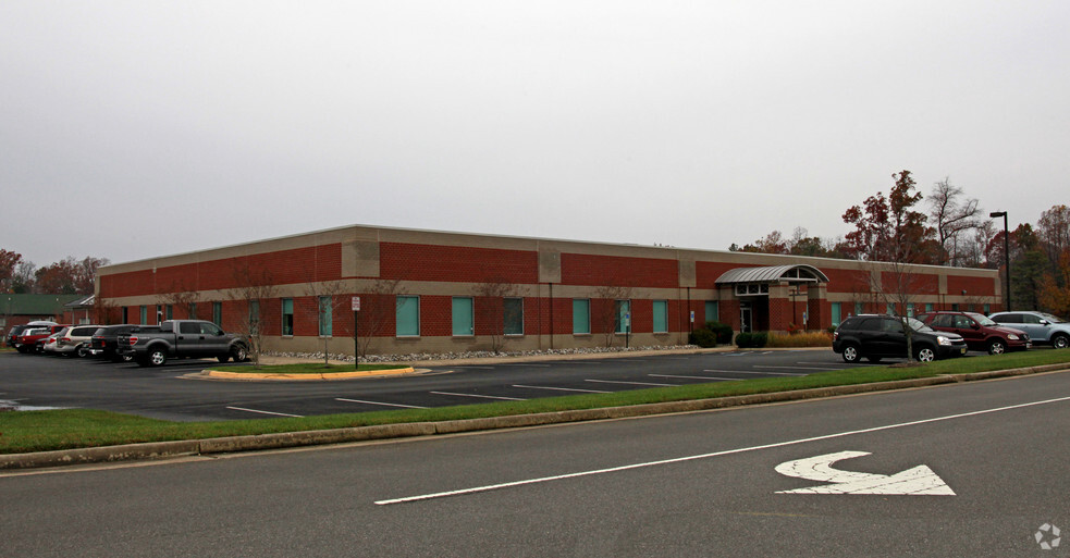 16442 Commerce Dr, Dahlgren, VA for lease - Primary Photo - Image 1 of 3