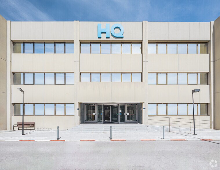 Calle de Gobelas, 35, Madrid, Madrid for lease - Building Photo - Image 1 of 23