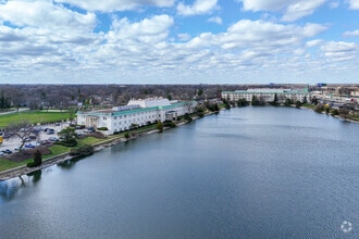 2250 E Devon Ave, Des Plaines, IL - AERIAL map view