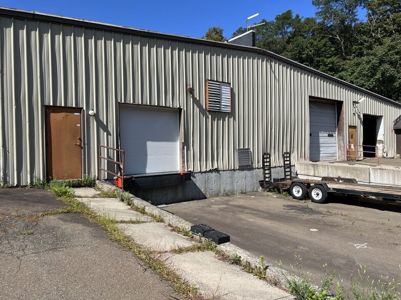 2 Commerce Dr, North Branford, CT for lease - Building Photo - Image 3 of 11