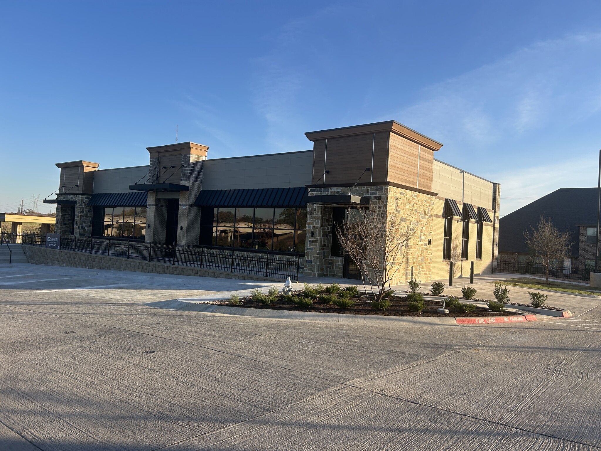 4500 Eden, Arlington, TX for lease Building Photo- Image 1 of 2