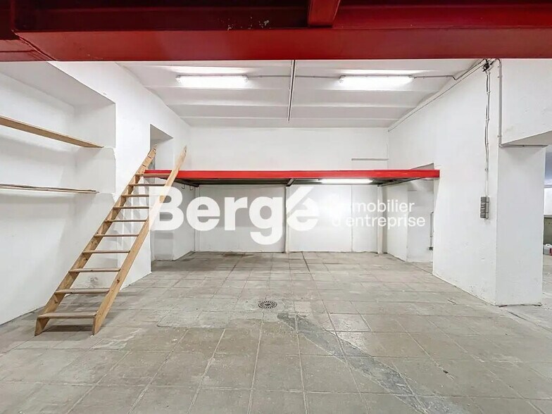 Flex in Nice for lease - Interior Photo - Image 1 of 8