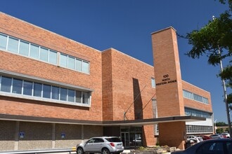 100 N Western Ave, Chicago, IL for lease Building Photo- Image 1 of 2