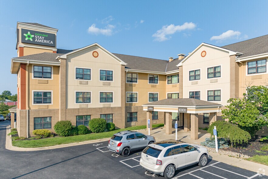 10300 Cascade Xing, Brooklyn, OH for sale - Building Photo - Image 1 of 1