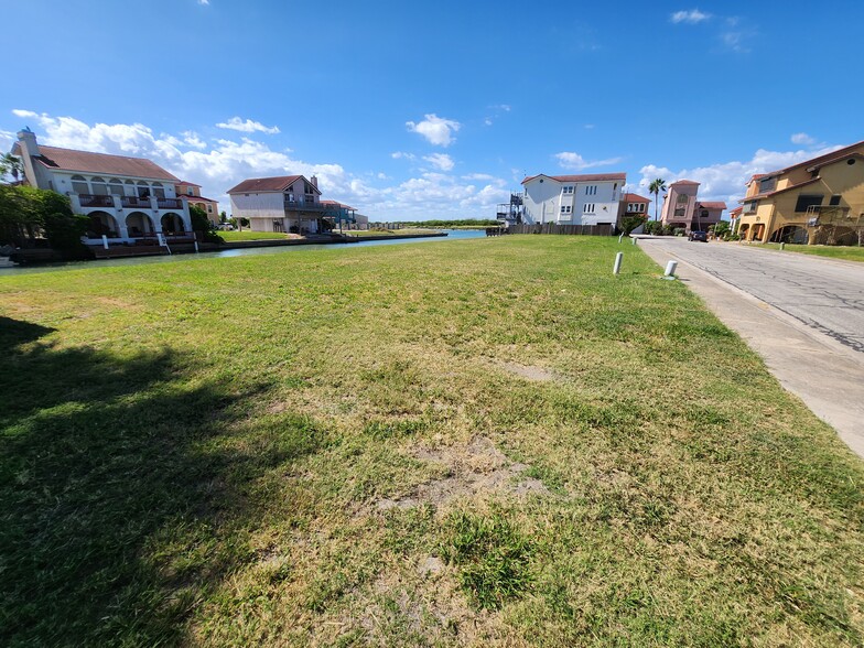 725 Kings Point Harbor -1, Corpus Christi, TX for sale - Building Photo - Image 3 of 8