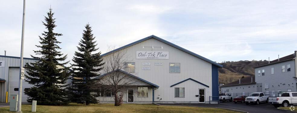 60 Railway St E, Cochrane, AB for lease - Primary Photo - Image 1 of 10