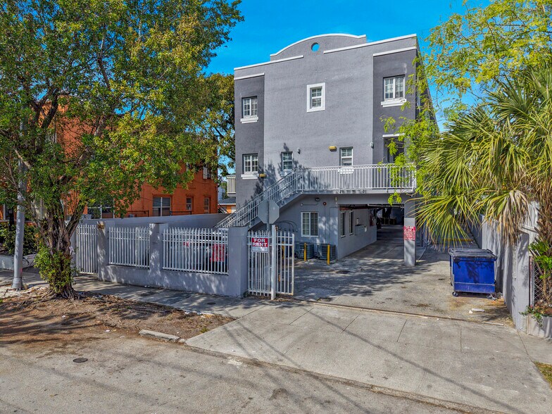 1421 SW 3rd St, Miami, FL for sale - Primary Photo - Image 1 of 1