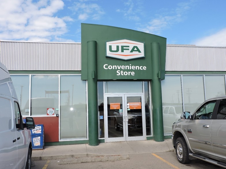 41 Petrolia Dr, Red Deer, AB for lease - Building Photo - Image 3 of 10