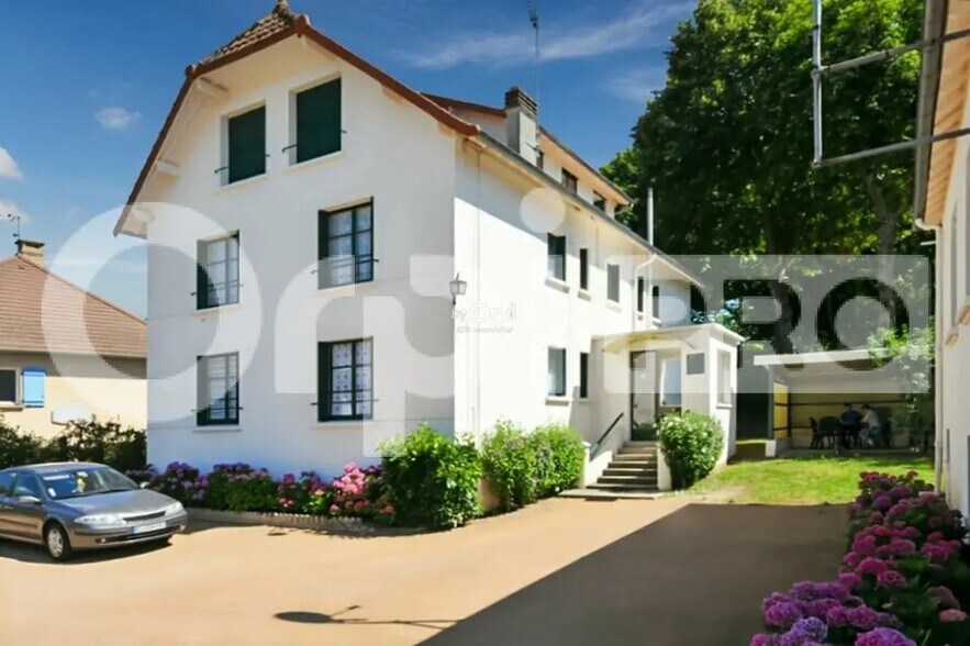 Flex in Néris-les-Bains for sale - Building Photo - Image 1 of 12